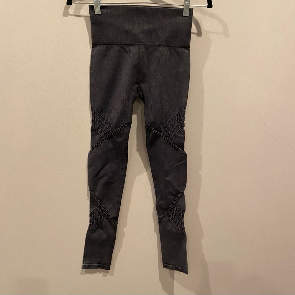 SOUL CYCLE Seamless Moto Leggings Dark Mineral Wash XS - Picture 3 of 7